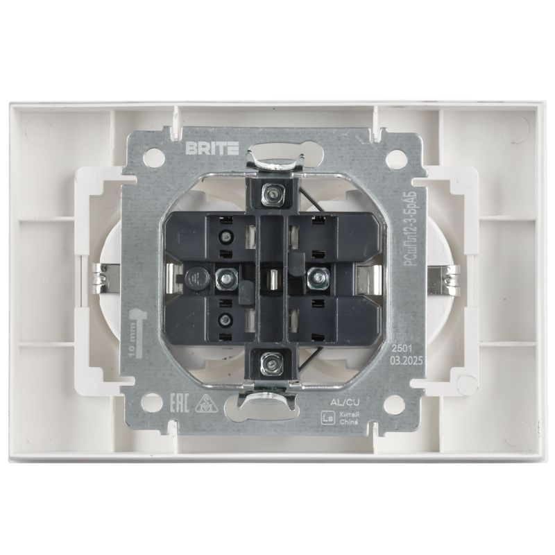 Розетка 2-м СП BRITE РСшПл12-3-БрАБ 16А в сборе с заземл. защ. шторки плоская арктич. бел. IEK BR-R28-16-K91-F