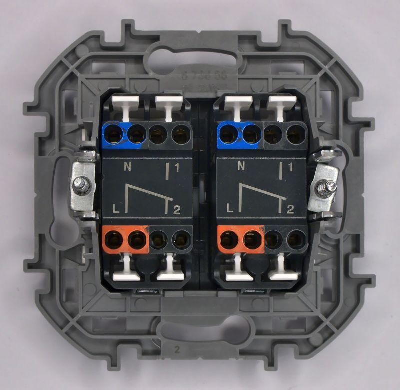 Переключатель модульный 2-кл. Inspiria 250В 10AX бел. IEK 673655