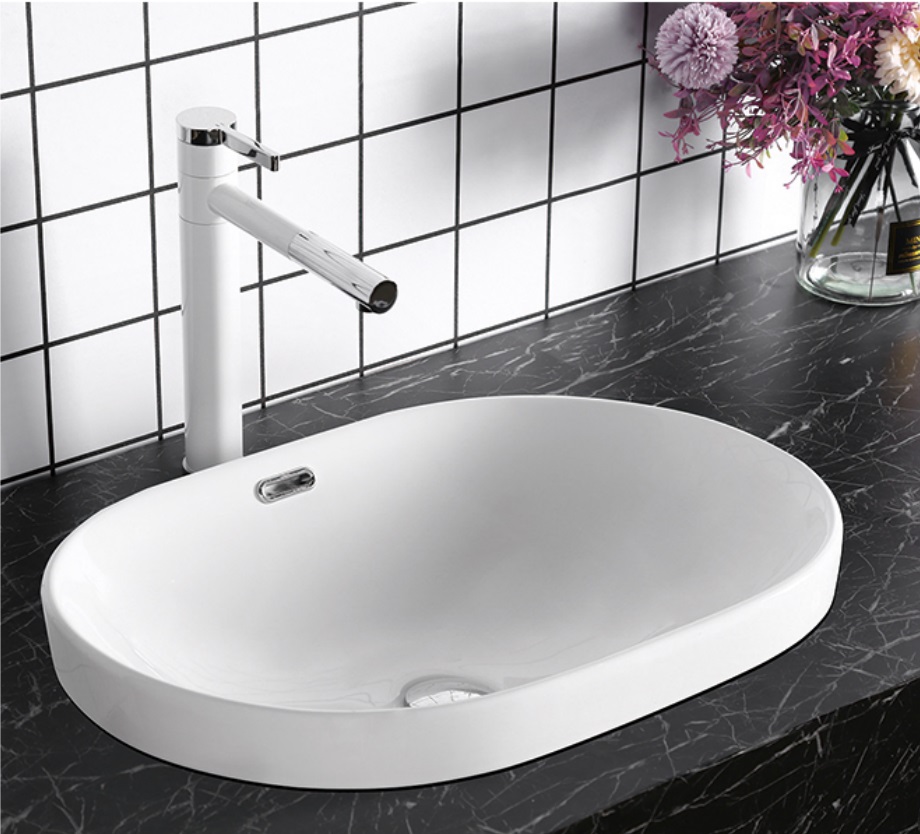 Раковина CR018 накладная, белая, овальная, с переливом 600х400х170 Ceruttispa