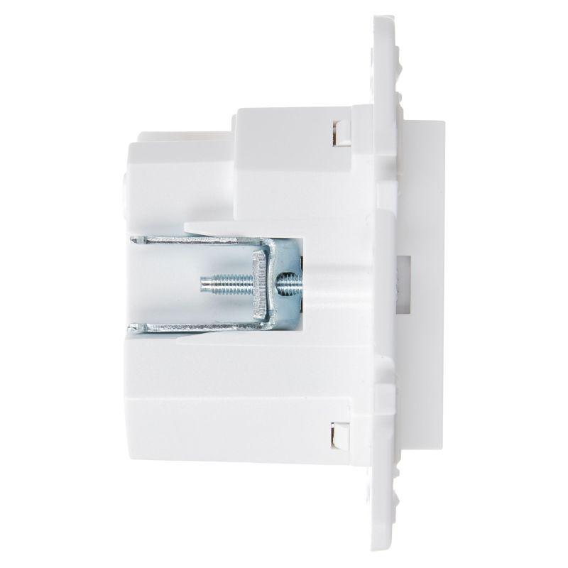 Розетка SKANDY 18Вт 16А с заземл. защ. шторки с USB C SK-R17W арктич. бел. IEK SK-R14-16-U14-018-K01