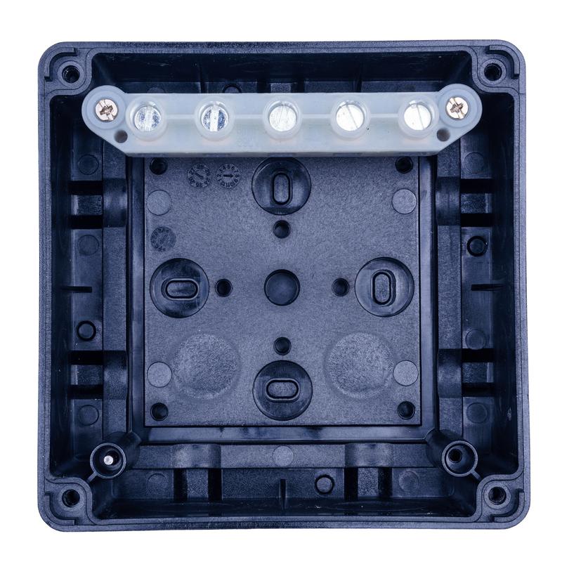 Коробка распределительная 110х110х67мм IP 65 в компл. с клеммным рядом 5х6кв.мм 41А черн. EXTHERM Extherm JB-60-BL