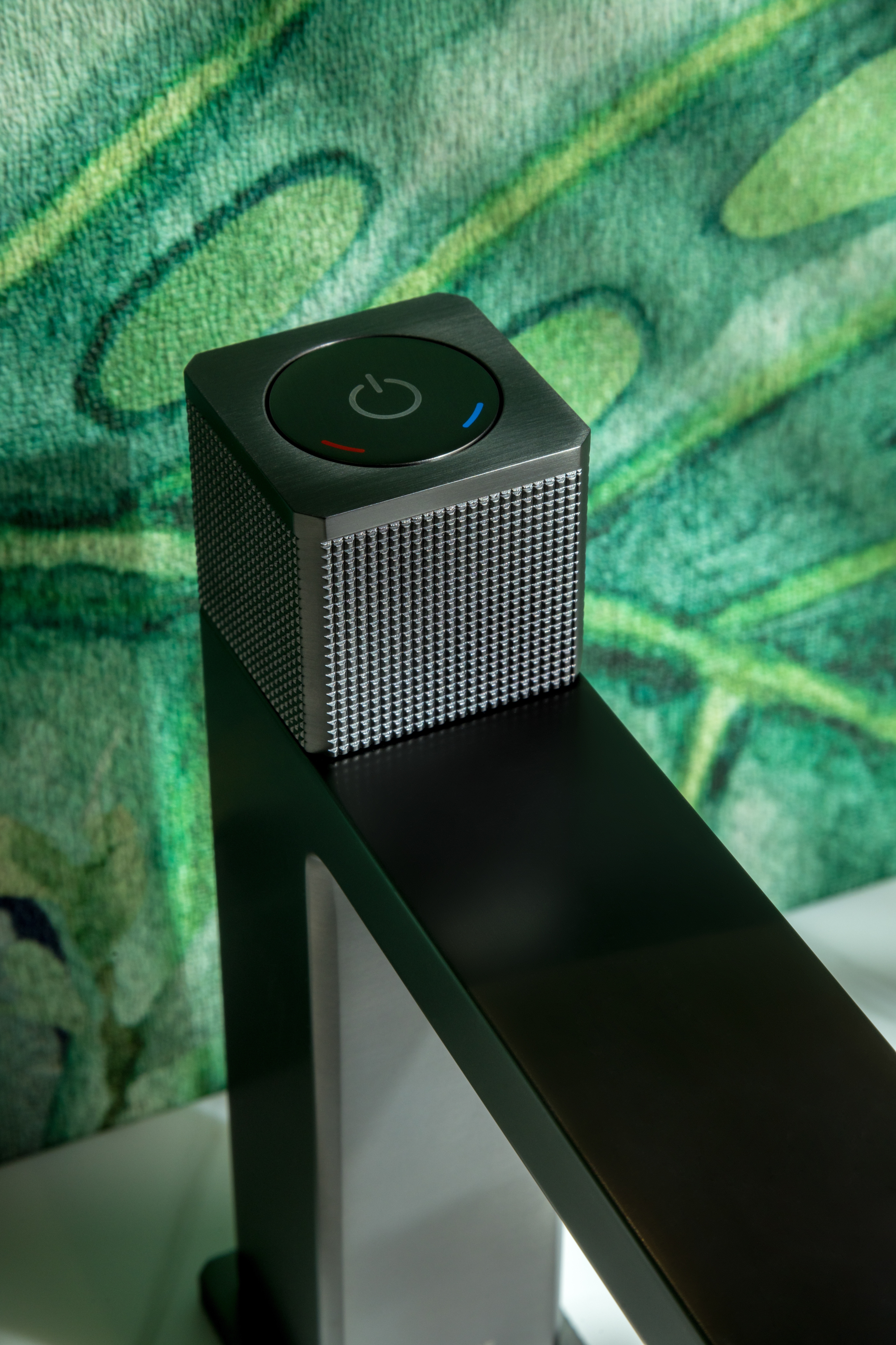 Смеситель автоматический для раковины QUAD Gun Metal