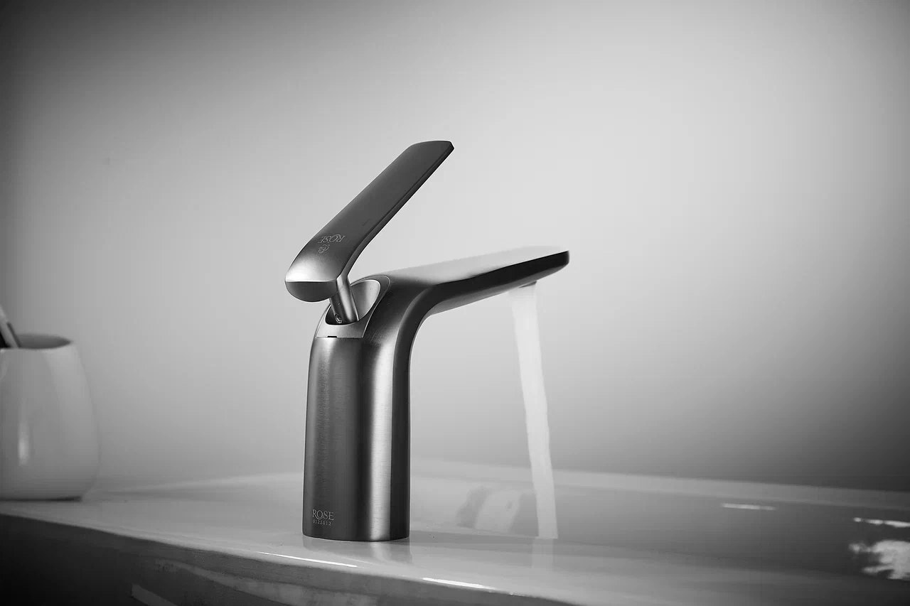 Смеситель для раковины Rose R39T R3901T, оружейная сталь