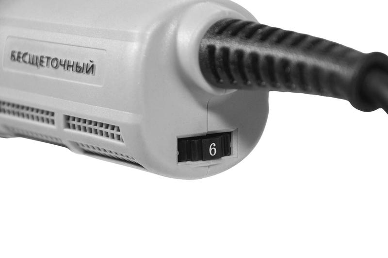 Машина шлифовальная угловая УШМВ-125/1050Э с бесщеточным (вентильным) электродвигателем ИНТЕРСКОЛ 840.0.0.70