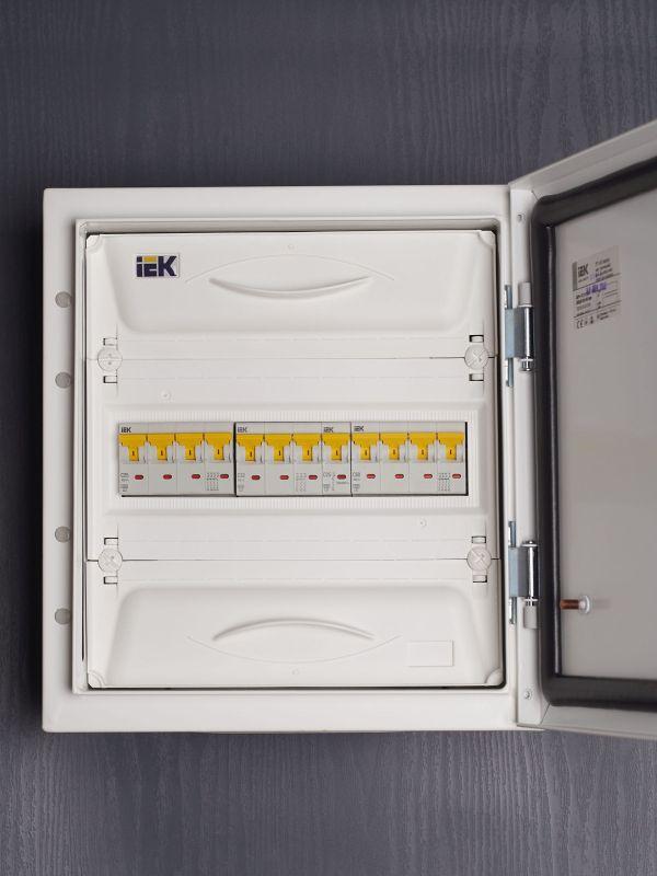 Выключатель автоматический модульный 3п C 32А 6кА ВА47-60M KARAT IEK MVA31-3-032-C