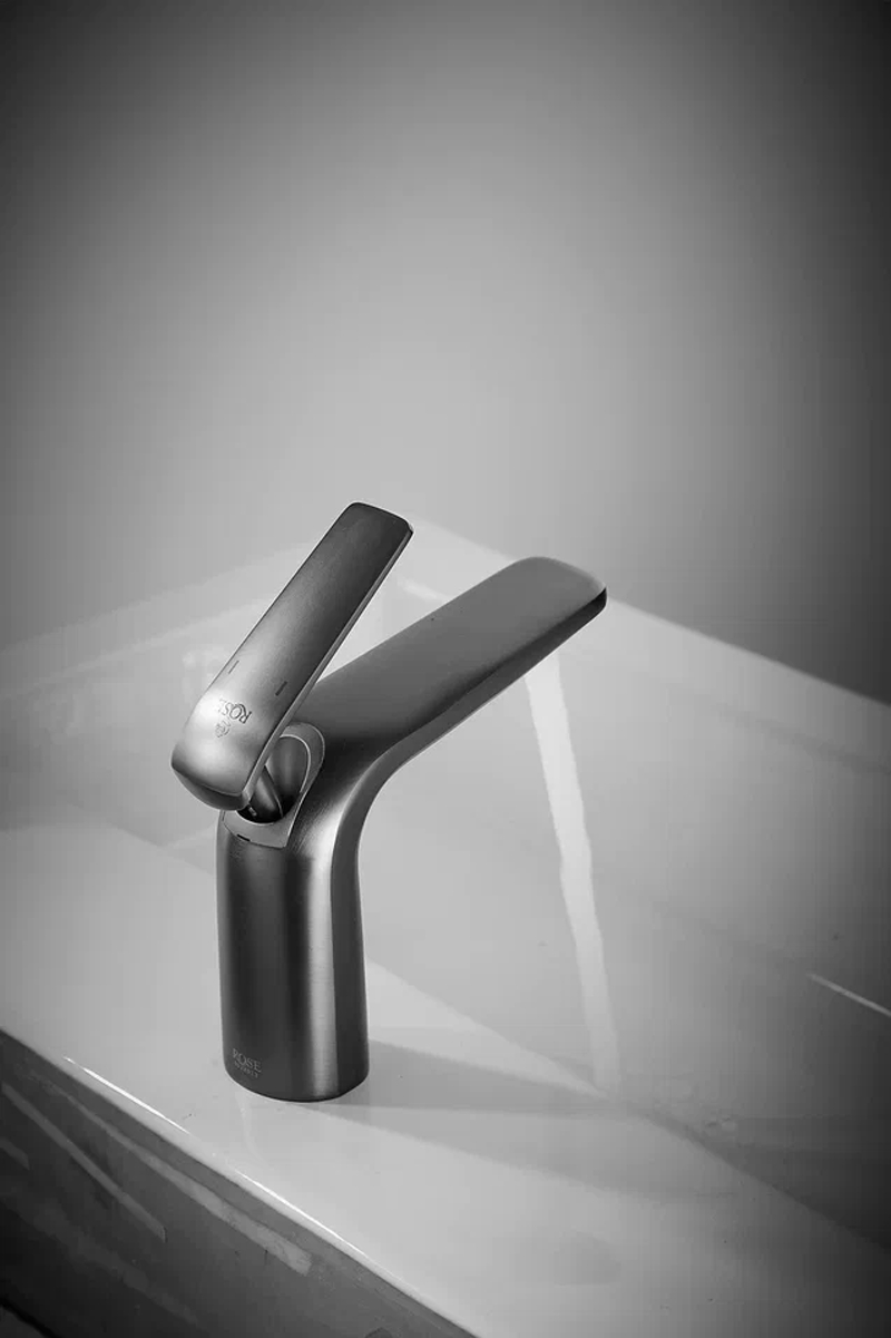 Смеситель для раковины Rose R39T R3901T, оружейная сталь