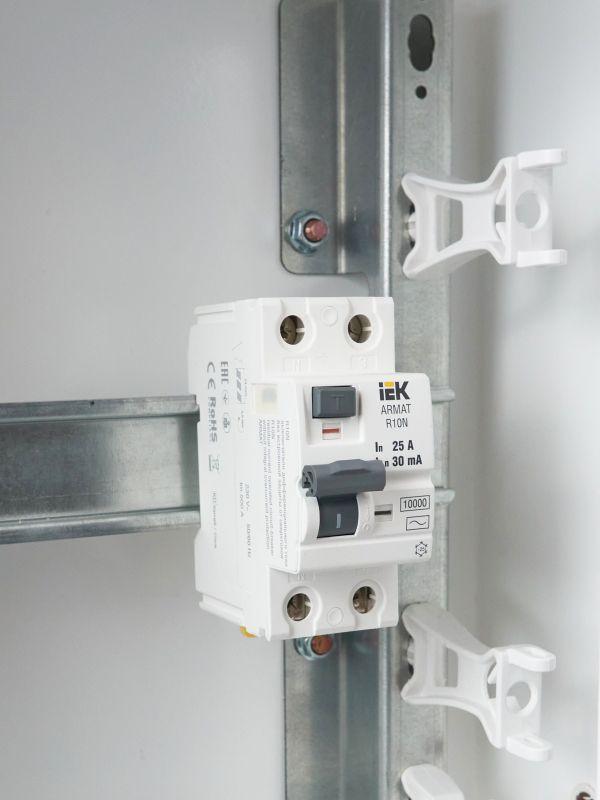 Выключатель дифференциального тока (УЗО) 2п 25А 30мА тип AC ВДТ R10N ARMAT IEK AR-R10N-2-025C030