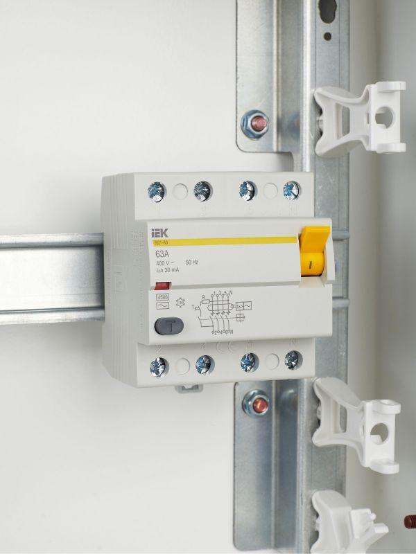Выключатель дифференциального тока (УЗО) 4п 63А 30мА тип AC ВД1-63 KARAT IEK MDV10-4-063-030