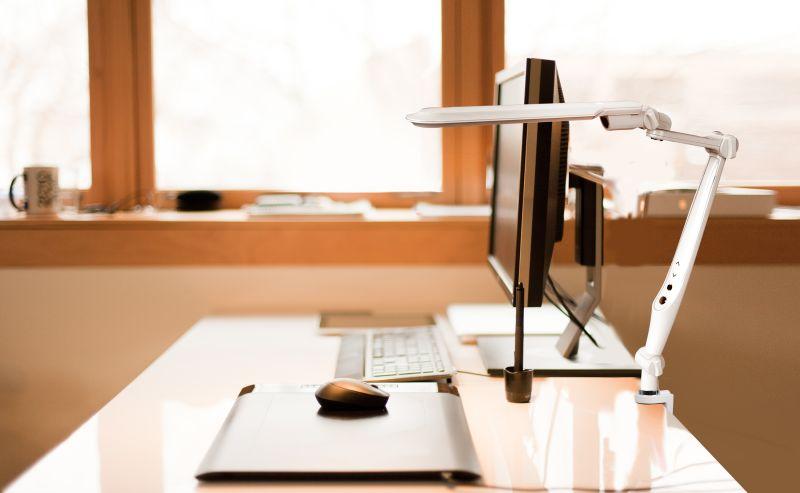 Светильник настольный KD-830 C01 LED 10Вт 230В на струбцине 600лм сенс. рег. яркости цветов. темп. бел. Camelion 14014