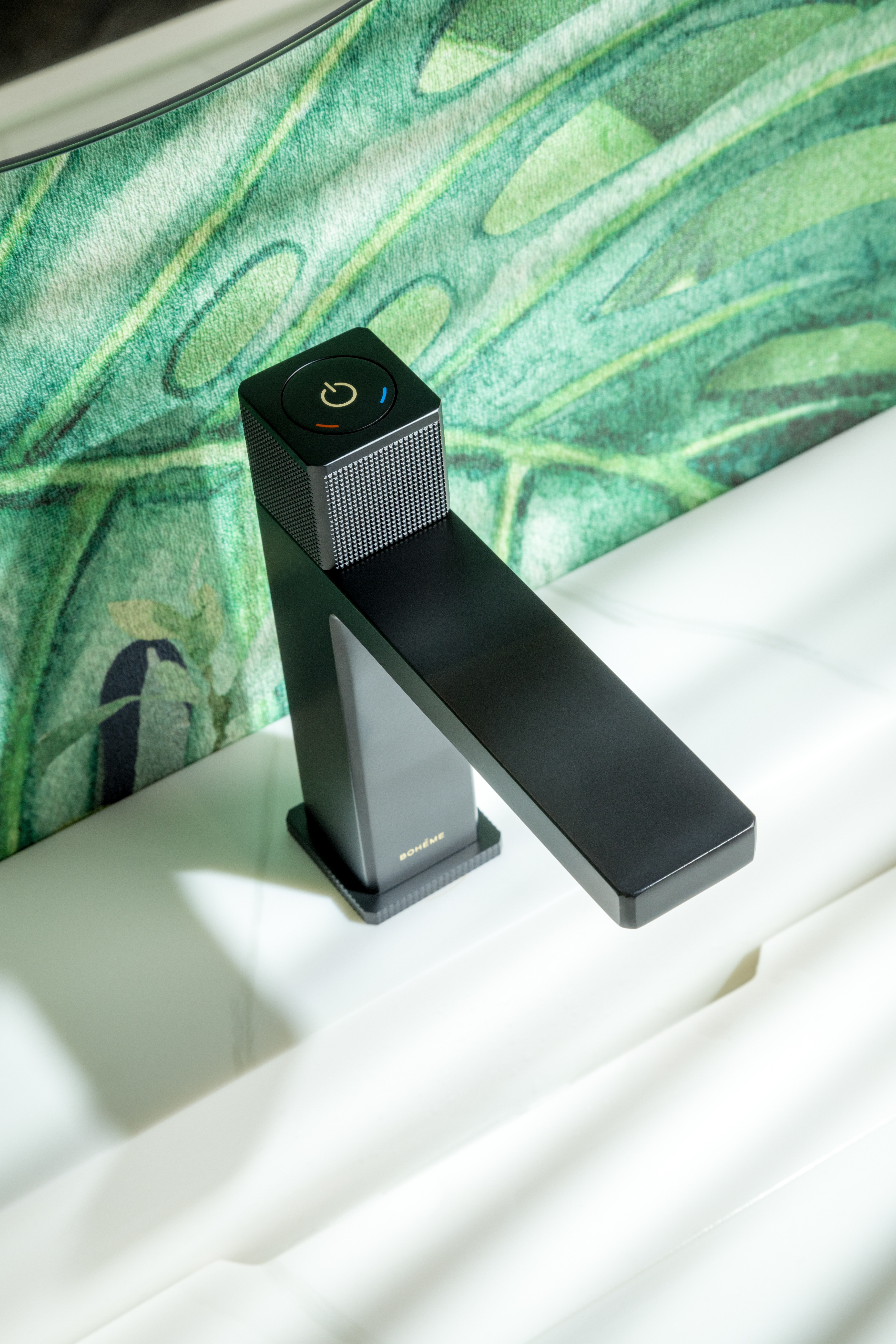 Смеситель автоматический для раковины QUAD Gun Metal