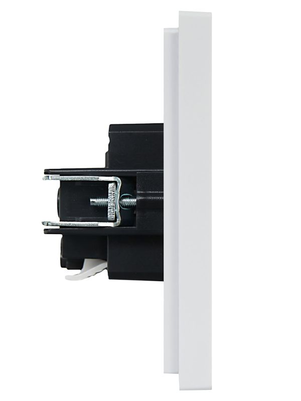 Розетка СП FORTE&PIANO FP214 16А с заземл. без защ. шторок безвинт. крепл. бел. IEK FP-R11-16-1-K01