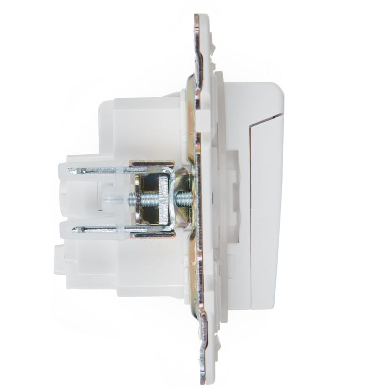 Розетка 1-м SKANDY 16А IP44 с заземл. защ. шторки с крышкой SK-R11W арктич. бел. IEK SK-R16-16-44-K01