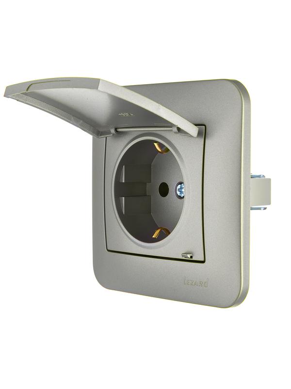 Розетка 1-м СП ASTI 16А IP20 с заземл. с крышкой термопласт в сборе платина. LEZARD 7081-3535-123В