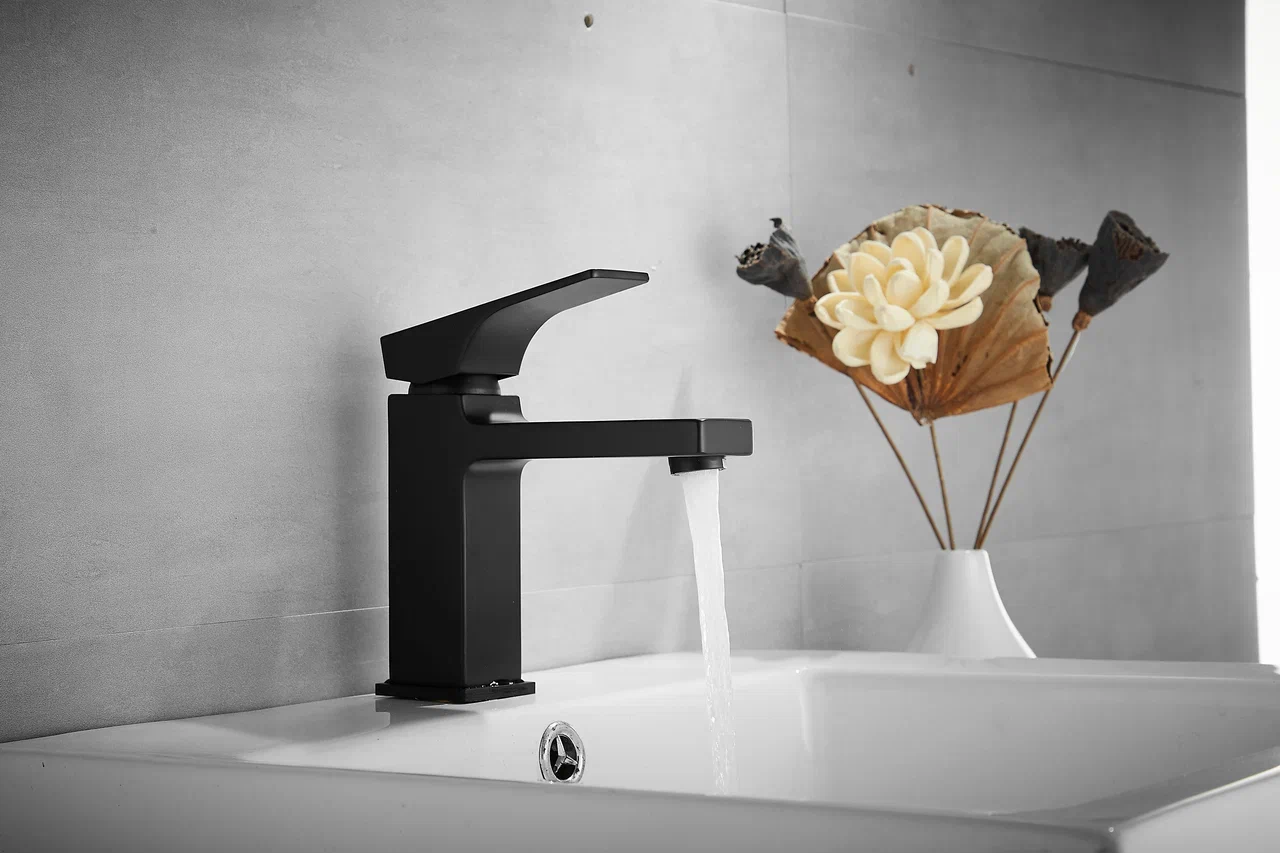 Смеситель для раковины Rose R10H R1001H-1, черный