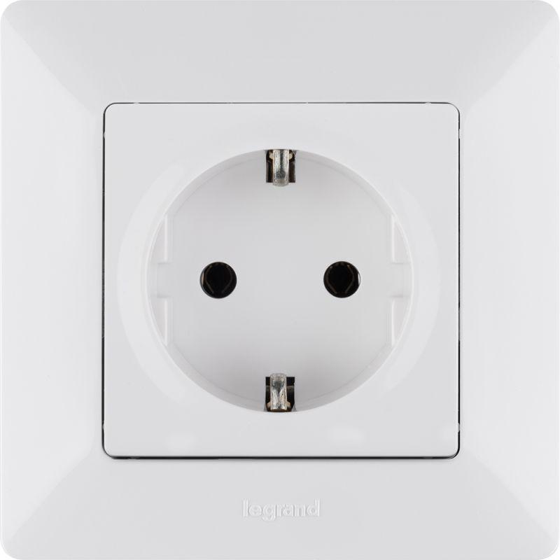 Розетка 1-м СП Valena Life 16А IP20 250В 2P+E винтов. клеммы механизм бел. Leg 753425