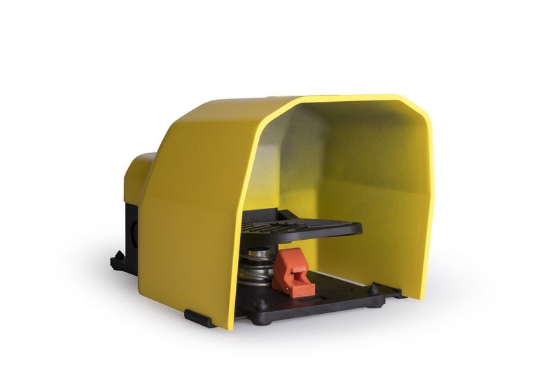 Педаль одиночная 2x(1НО+1НЗ) 2 скорости с фиксацией с защитным кожухом (алюм.) ; желт. цвета (250В AC 4А) IP65 EMAS PDKS11GX21