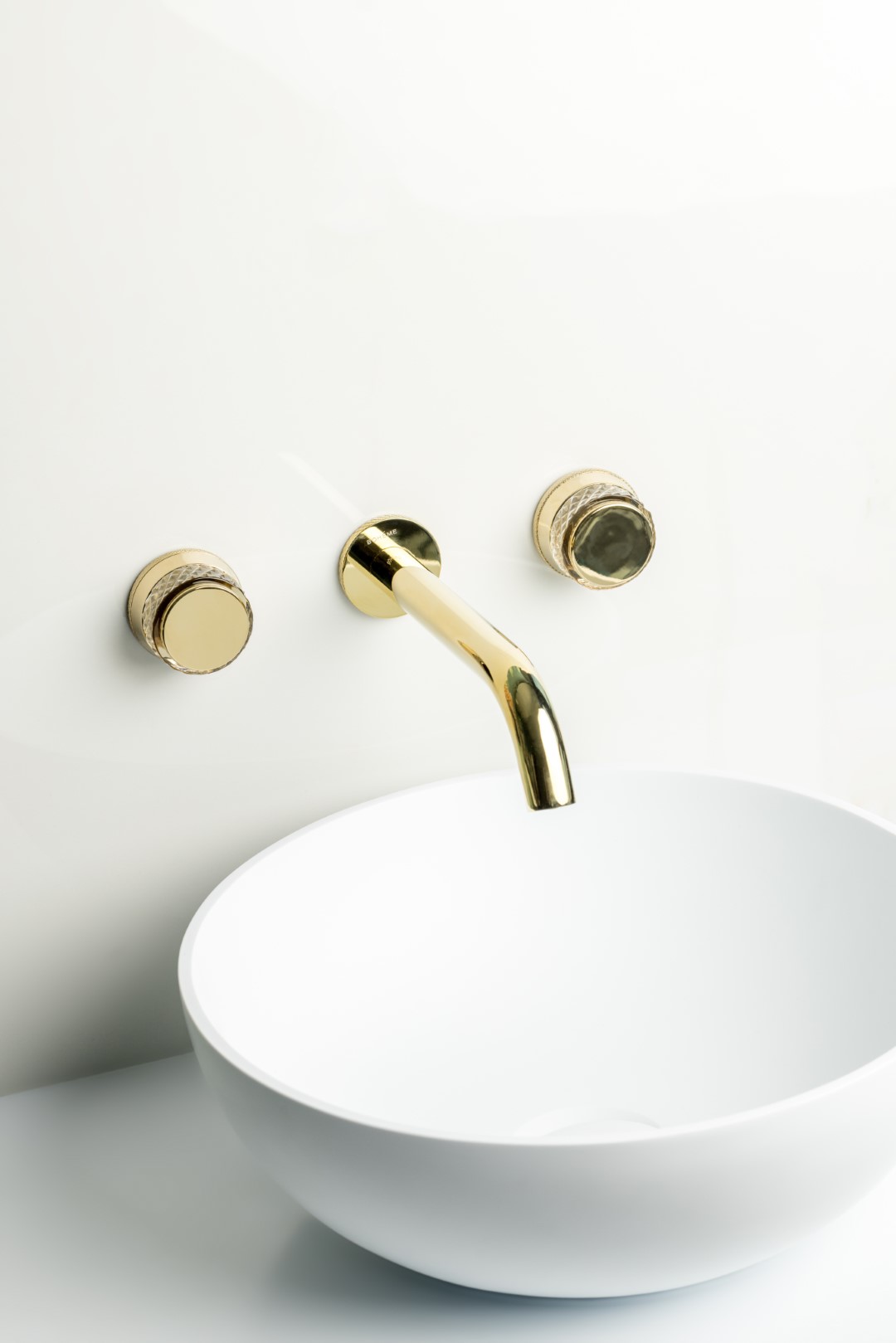 Смеситель из стены AURA на 3 отв. GOLD