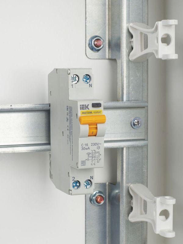 Выключатель автоматический дифференциального тока C 16А 30мА тип A АВДТ32ML KARAT IEK MVD12-1-016-C-030-A