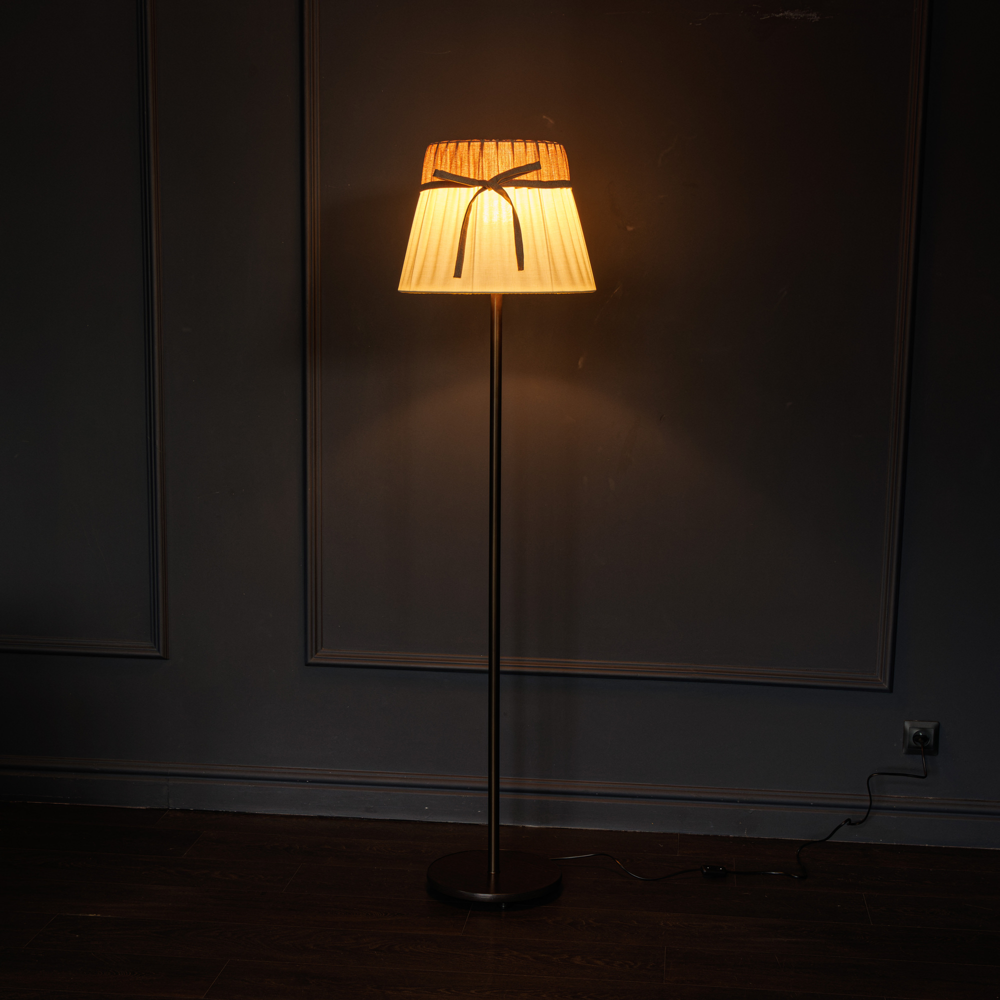 Светильник НТБ-11-60-105 венге с абажуром Черри