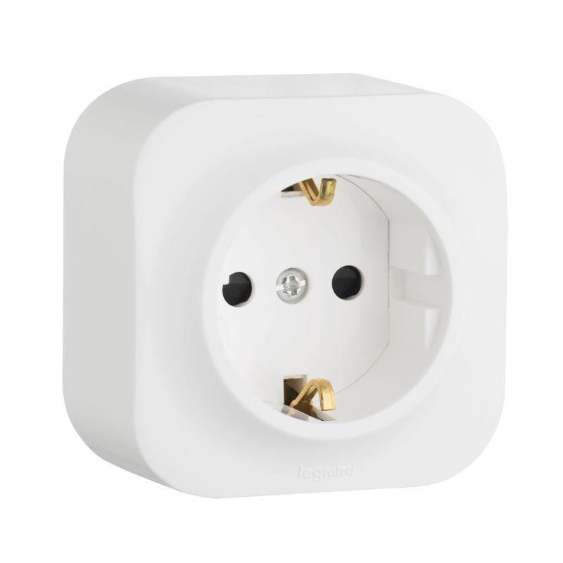 Розетка 1-м ОП Quteo 16А IP20 250В 2P+E с заземл. защ. шторки бел. IEK 782220