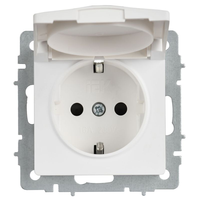 Розетка BRITE РСбш10-3-БрАБ 16А IP20 с заземл. защ. шторки с крышкой механизм арктич. бел. IEK BR-R16-16-K91