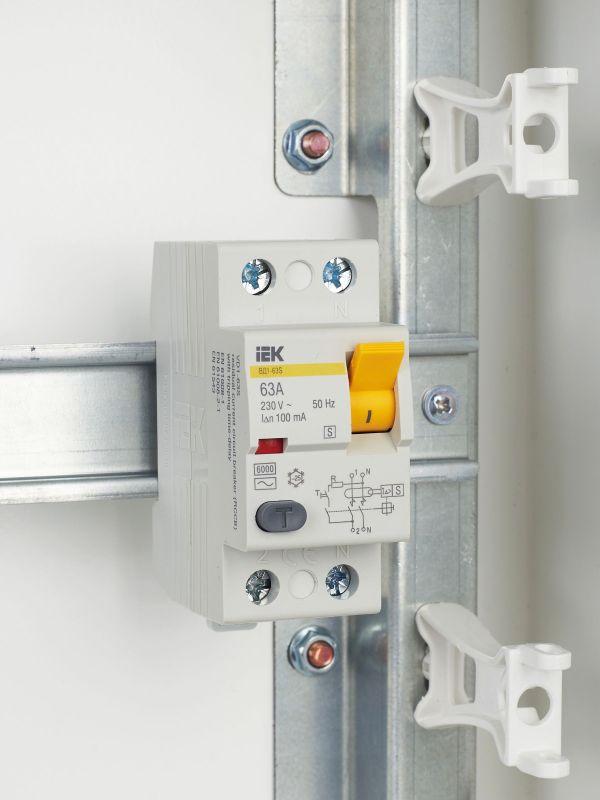 Выключатель дифференциального тока (УЗО) 2п 63А 100мА тип ACS ВД1-63S KARAT IEK MDV12-2-063-100