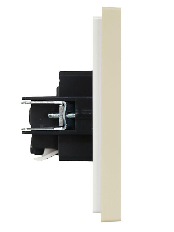 Розетка СП FORTE&PIANO FP413 16А с заземл. защ. шторки безвинт. крепл. ваниль IEK FP-R14-16-1-K10