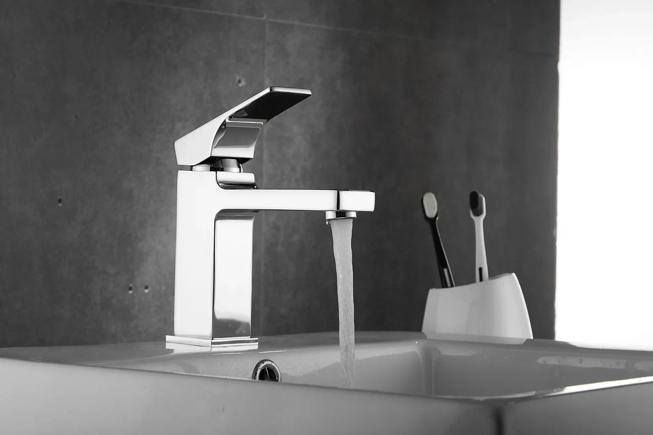 Смеситель для раковины Rose R10 R1001-1, хром