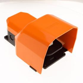 Педаль одиночная 2x(1НО+1НЗ) 2 скорости с защитным кожухом (алюм.) оранж. цвета (250В AC 4А) IP65 EMAS PDKS11GX20T