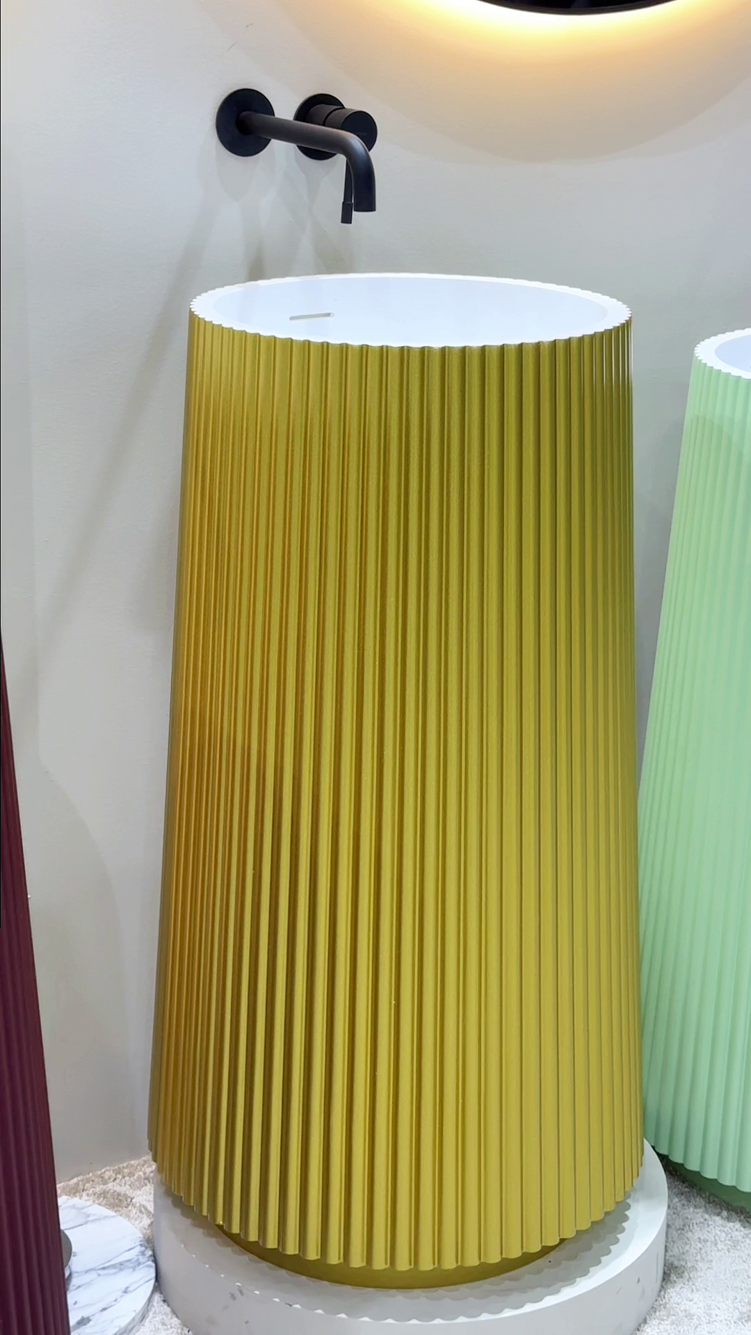 Раковина напольная рифленая Corian 480*480*850 LIGHT PINK (роза)