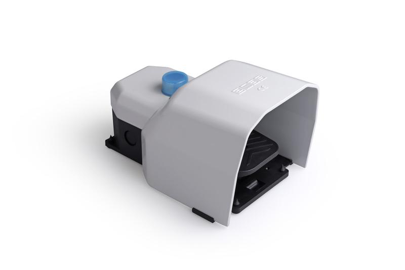 Педаль одиночная (1НО+1НЗ)+2НЗ 2 скорости с фиксацией с защитным кожухом (алюм.) сер. цвета (250В AC 4А) IP65 EMAS PDKS11GX23G