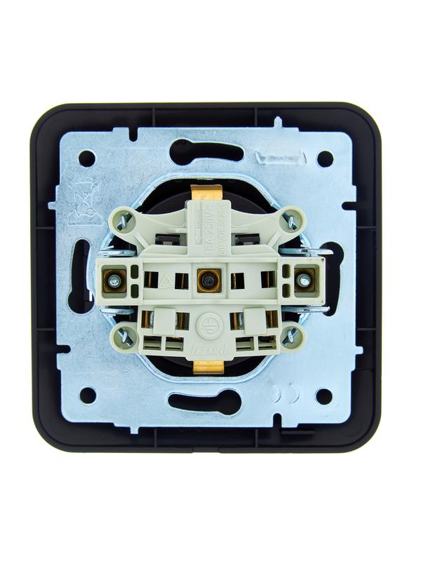 Розетка 1-м СП ASTI 16А IP20 с заземл. защ. шторки термопласт в сборе черн. бархат. LEZARD 7081-4242-124B