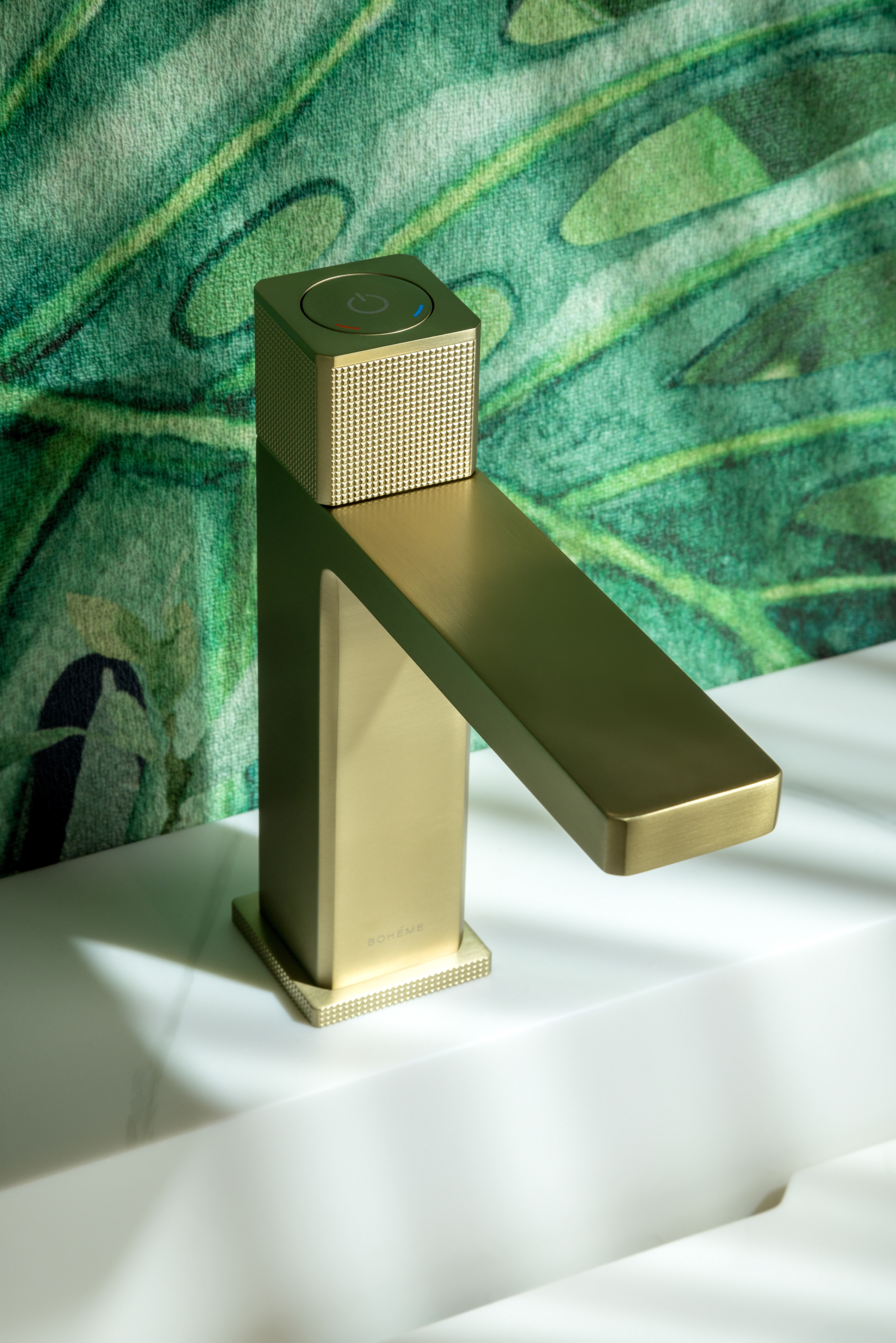 Смеситель автоматический для раковины QUAD Gun Metal