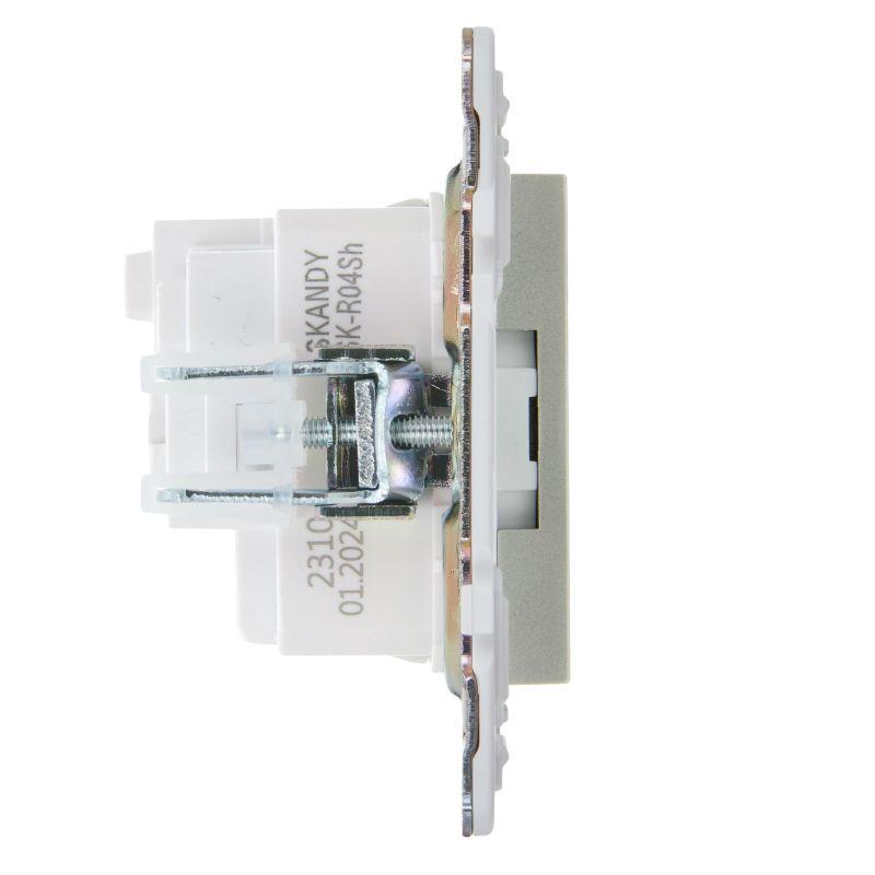 Розетка SKANDY 16А с заземл. защ. шторки SK-R04Sh шампань IEK SK-R14-16-K37