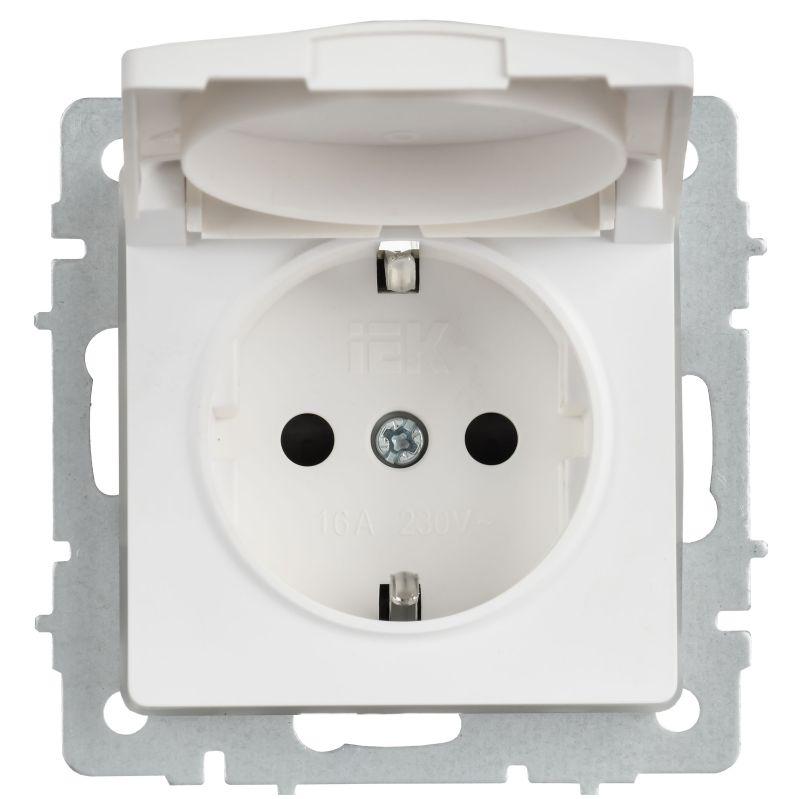 Розетка BRITE РСбш10-3-44-БрАБ 16А IP44 с заземл. защ. шторки с крышкой механизм арктич. бел. IEK BR-R16-16-44-K91