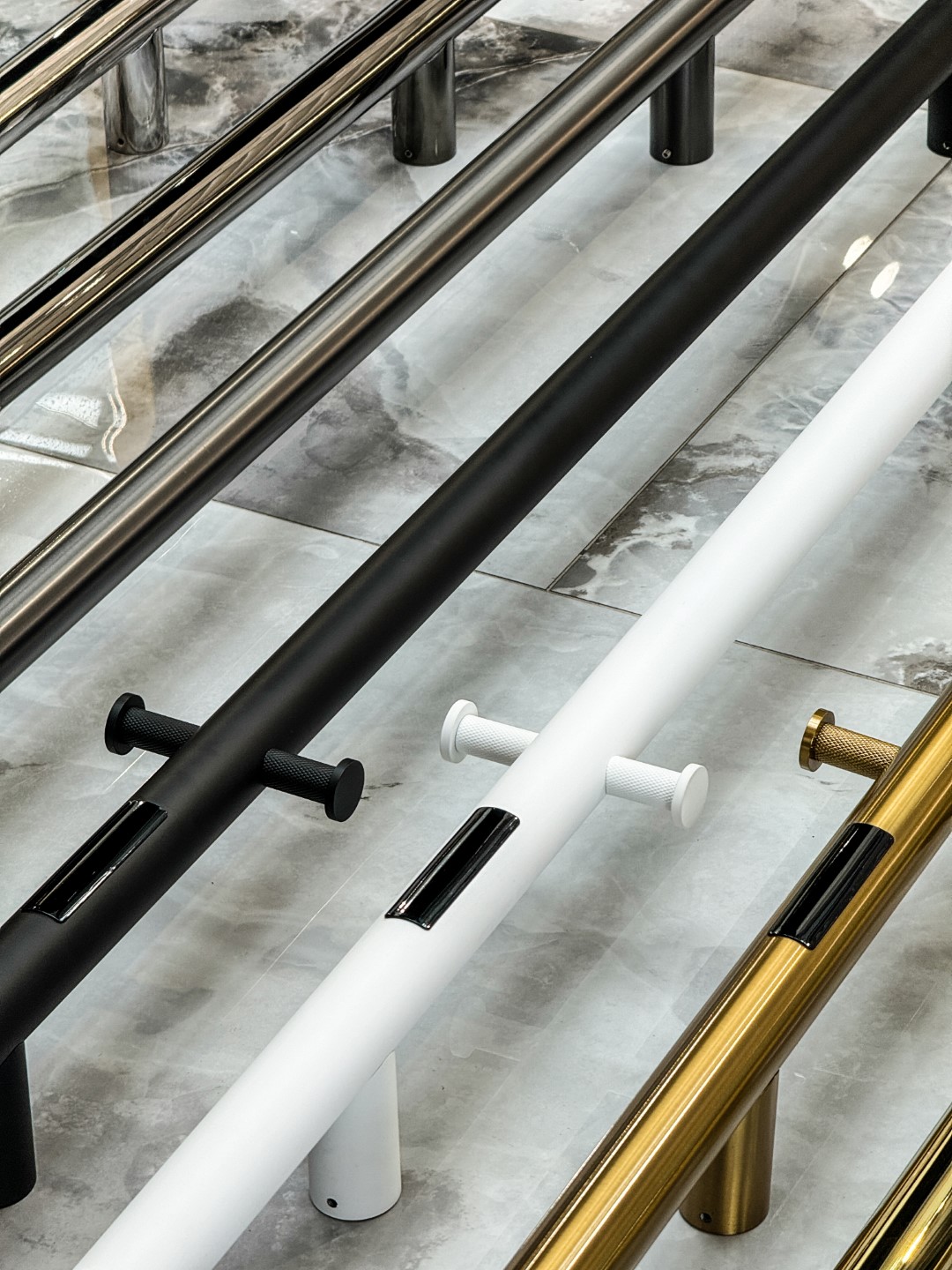 Полотенцесушитель электрический Uno BLACK