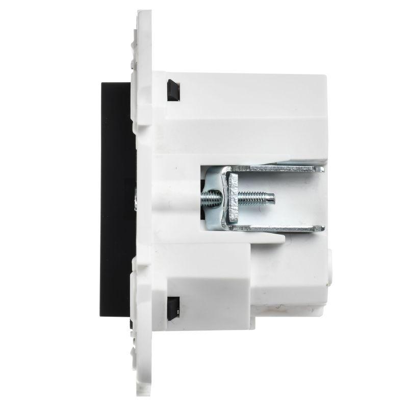 Розетка SKANDY 18Вт 16А с заземл. защ. шторки с USB C SK-R17Bl черн. IEK SK-R14-16-U14-018-K02