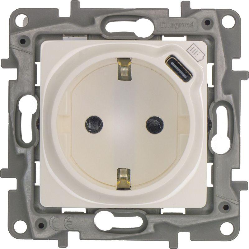 Розетка USB C Etika 16А 250В 1500мА 7.5Вт с заземл. защ. шторки безвинт. зажимы бел. IEK 672288