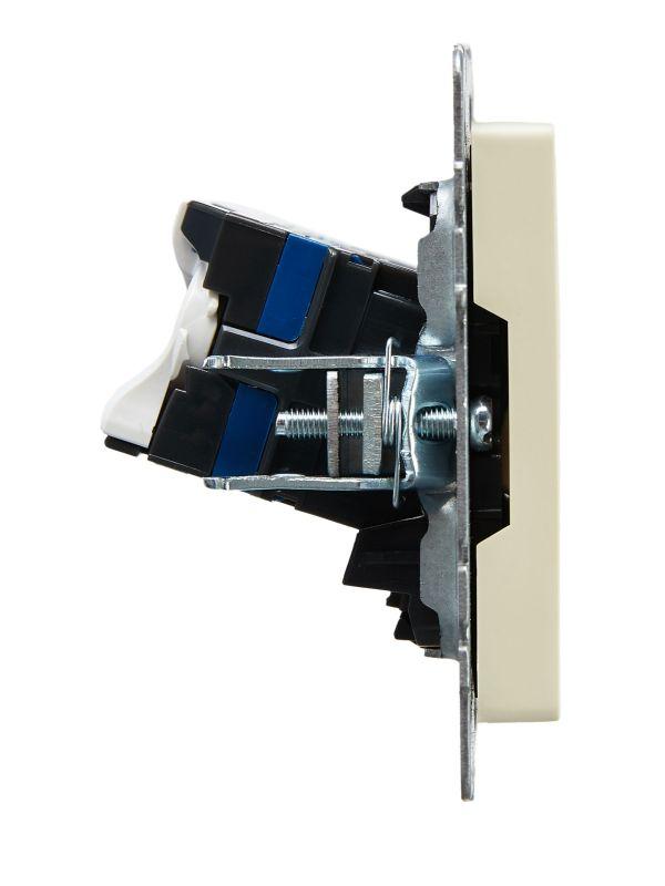 Розетка компьютерная двойн. СП RJ45 кат.6 BRITE РК11-2-БрКр механизм беж. IEK BR-K20-2-K10