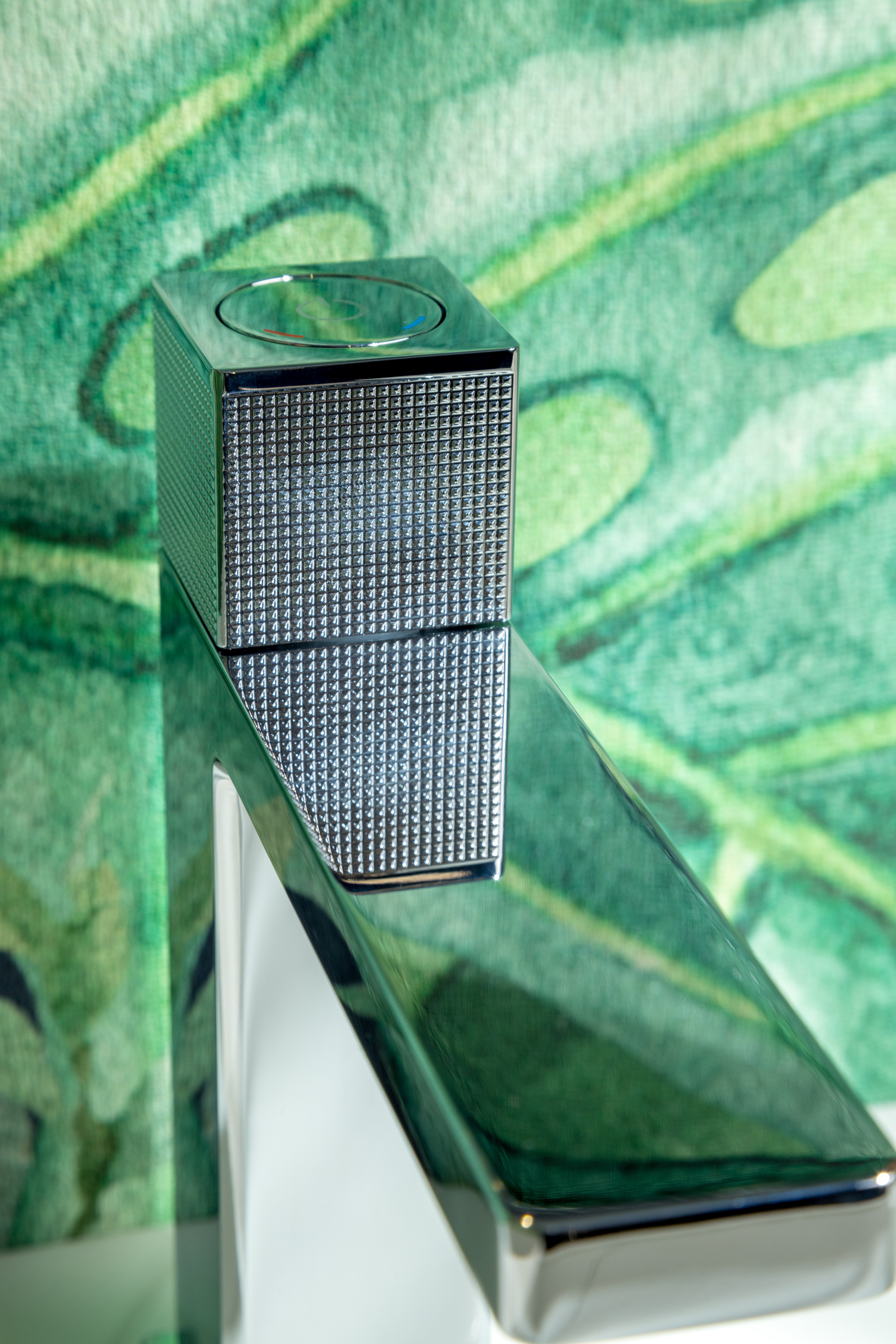 Смеситель автоматический для раковины QUAD Gun Metal