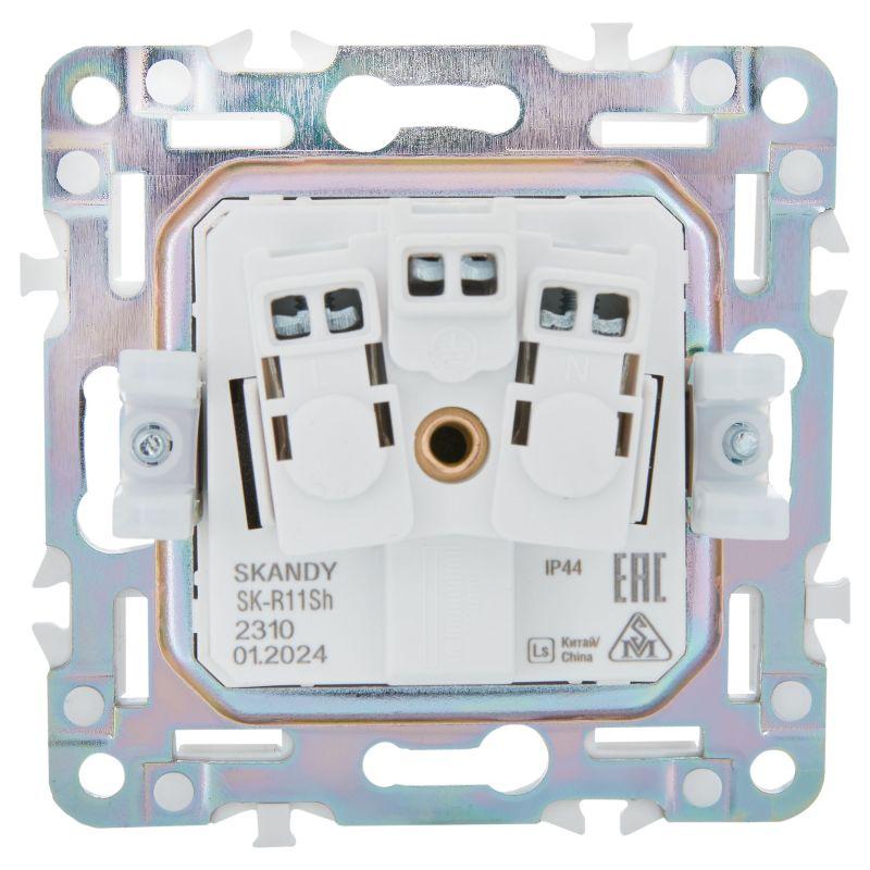 Розетка 1-м SKANDY 16А IP44 с заземл. защ. шторки с крышкой SK-R11Sh шампань IEK SK-R16-16-44-K37