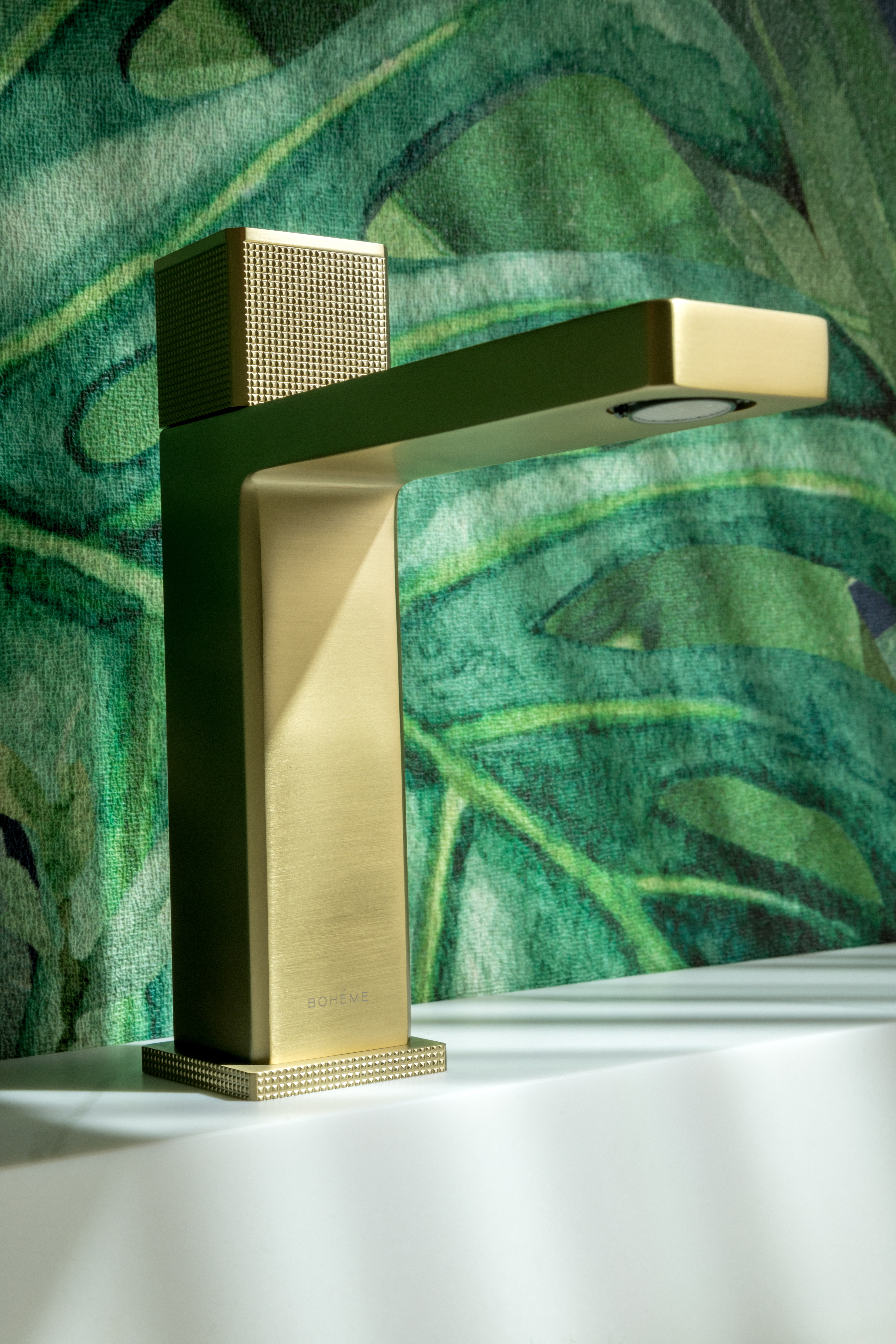 Смеситель автоматический для раковины QUAD Gun Metal