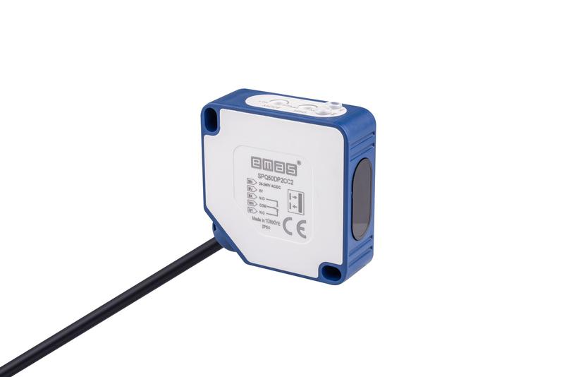 Датчик фотоэлектрический (релейный выход) кабель 2мх4 (расст. сраб. 1мх4-240В AC/DC IP65 EMAS SPQ50DP2CC2