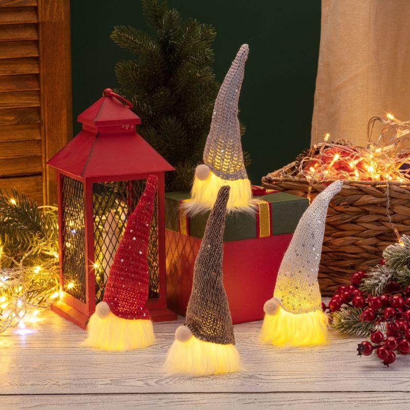 Набор из 4 гномиков в новогодних колпаках 20см тепл. бел. 3хLR1130 (в комплекте) Neon-Night 513-016