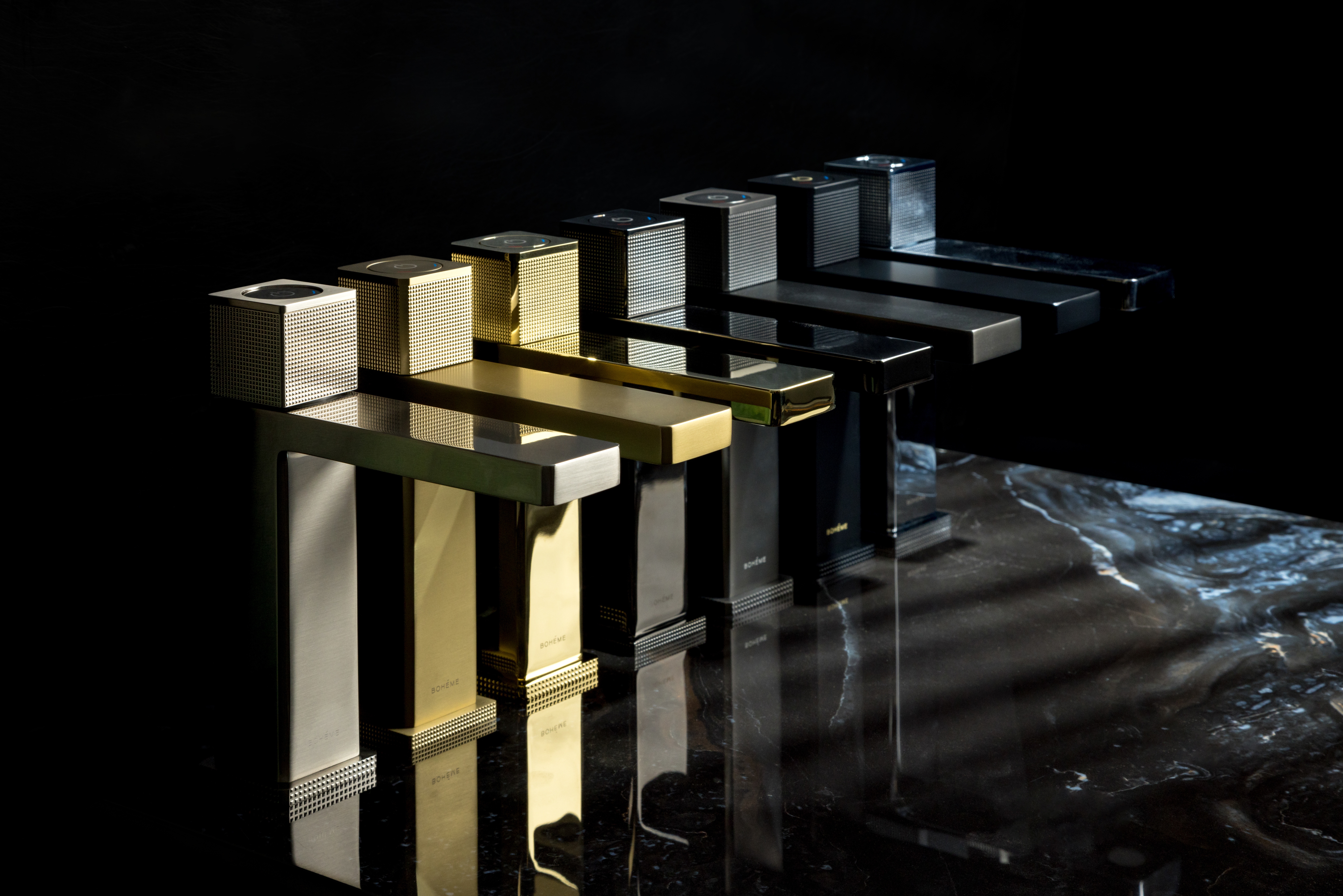 Смеситель автоматический для раковины QUAD Gun Metal