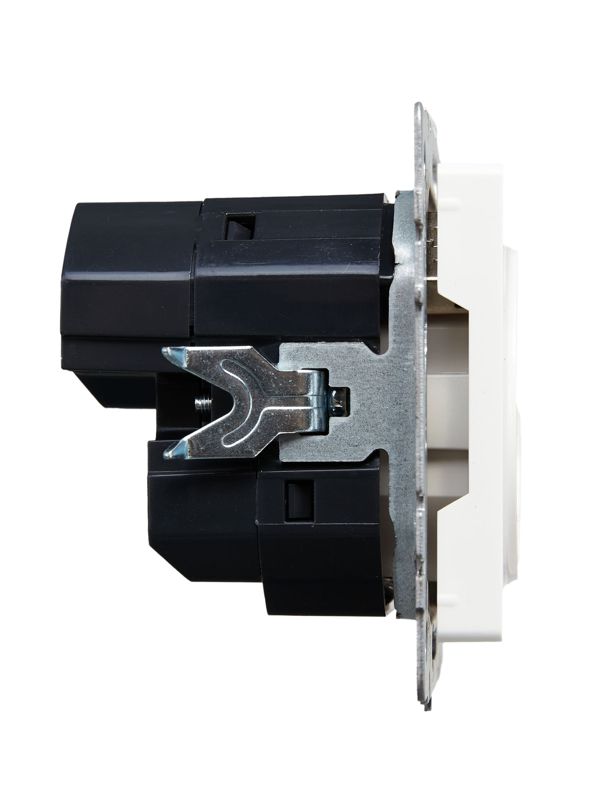 Розетка BRITE РЮш10-2-БрБ 16А с USB A+A 3.1А с заземл. защ. шторки механизм бел. IEK BR-R14-16-U21-D31-K01