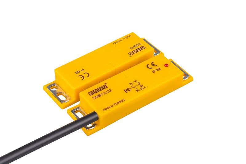 Датчик магнитный (1НЗ+1НО) провод 2м (расст. сраб. 8мм) индикация LED левый выход IP68 EMAS SMB11LC2-B18