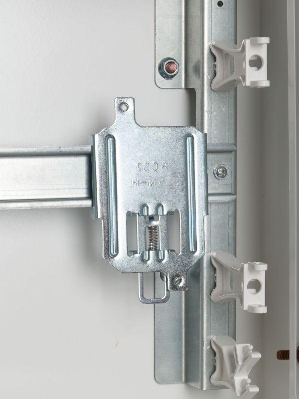 Скоба RCs2 на DIN-рейку для ВА 88-33 KARAT IEK SVA20D-S35-3