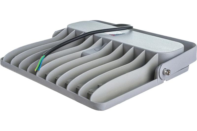 Прожектор светодиодный 40Вт 5000К IP67 5600лм 85-265В 243х202х41мм промышлен. с регулир. драйвером KRASO FR-40