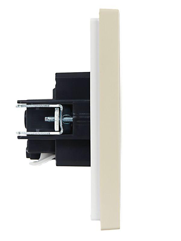 Розетка СП FORTE&PIANO FP414 16А с заземл. без защ. шторок безвинт. крепл. ваниль IEK FP-R11-16-1-K10